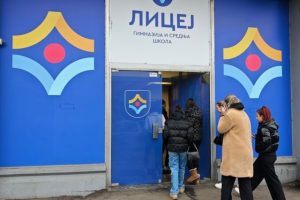 Djaci ulaze u Licej