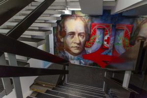 Licej predvorje stepenice 1