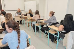 Licej ucionica i djaci 3