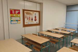 Licej - ucionica za muzicko 2