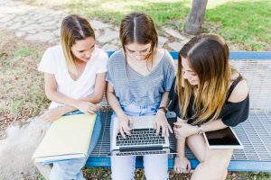 tehnicar-za-digitalnu-grafiku-i-internet-oblikovanje